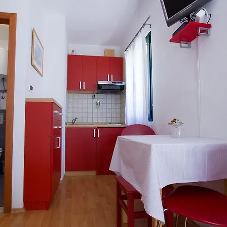 Apartments Petrinic Crnogaj Baska  Exterior photo